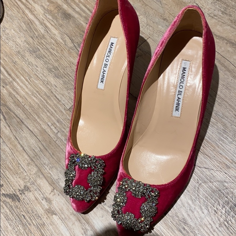 Manolo blahnik buckle heels